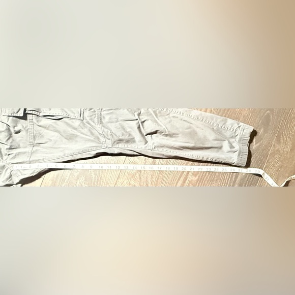 H&M Gray Cargo Pants with Relaxed Fit - Picture 3 of 7